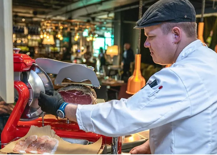 Original Sokos Wiklund فندق 4*